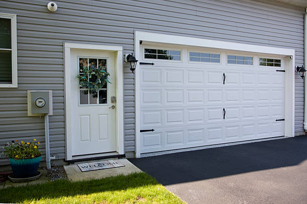 24/7 Emergency Garage Door Roller Replacement experts in Lamont, MI